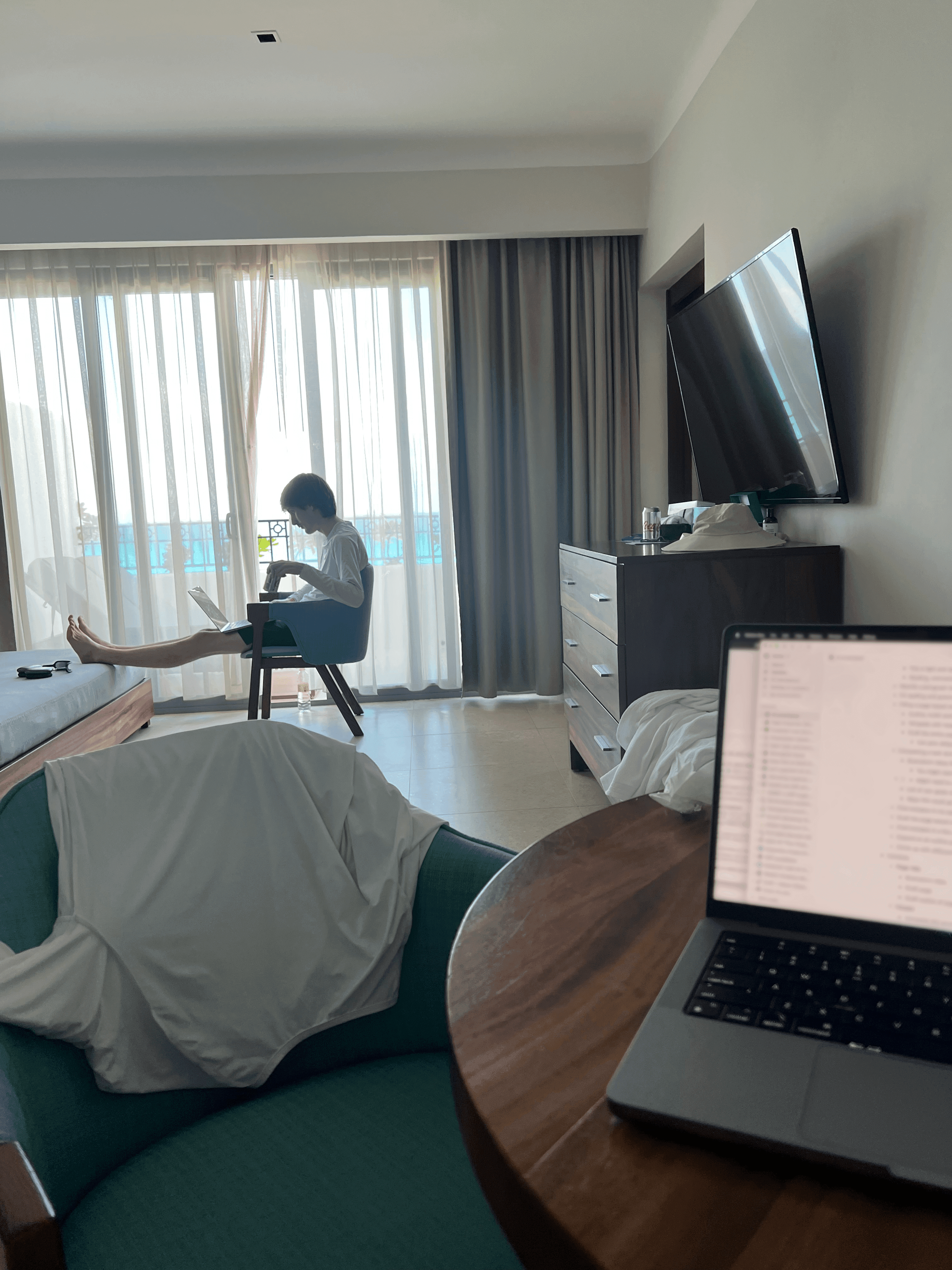 Simon en el retiro de la empresa 1